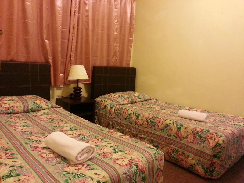 Dew Drop Inn Танах-Рата Экстерьер фото